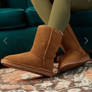 Minnetonka Olympia short boot - Golden Tan- size 7